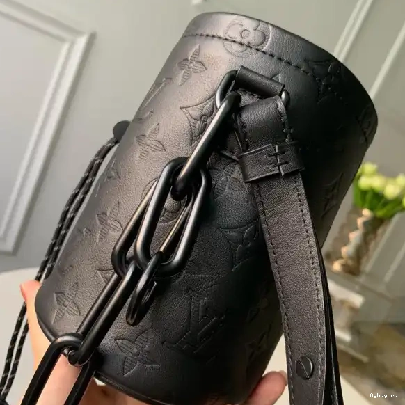 VUITTON BAG CHALK LOUIS NANO 0420